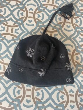 Black Fleece Beanie Hat with Snowflake Embroidery